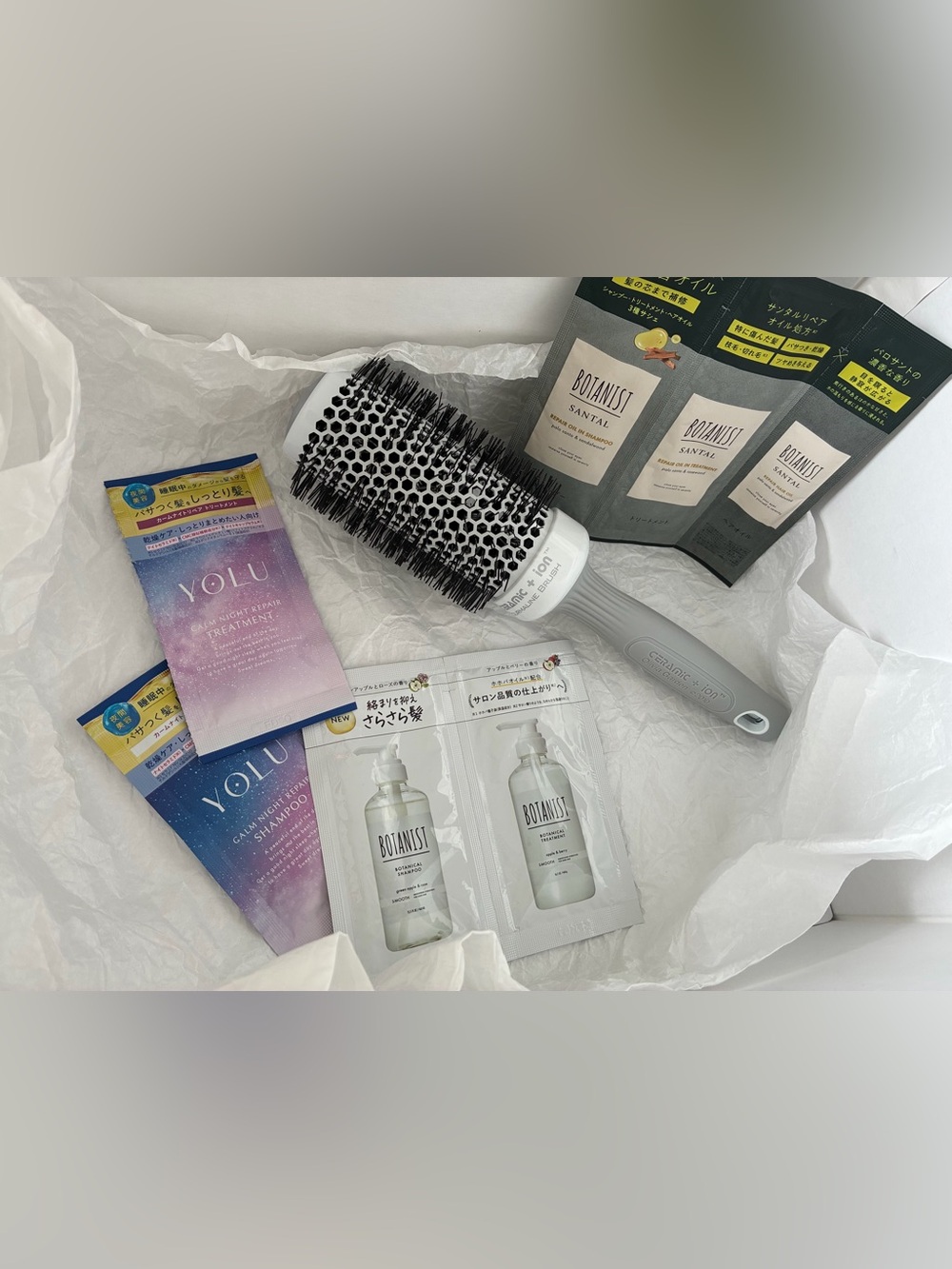 Olivia Garden Ceramic + ion thermal Round Hair Brush — White & Gray